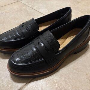 Clarks Black Textured Loafers